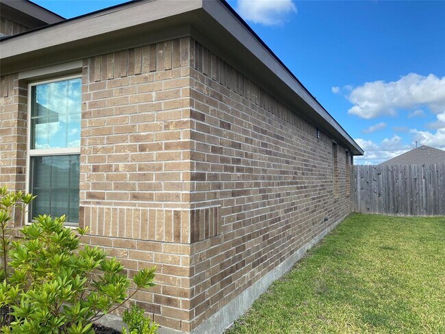 Building Photo - 8218 Rose Petals Ln