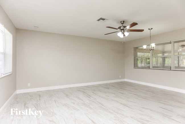 Foto del edificio - 1101 NW 18th St