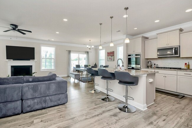 Building Photo - Beautiful home in Lake Wylie
