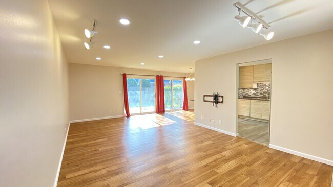 Building Photo - 4825 Kimball Hill Dr