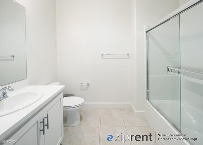 Building Photo - 3 br, 3.5 bath Townhome - 38939 Primula Te...