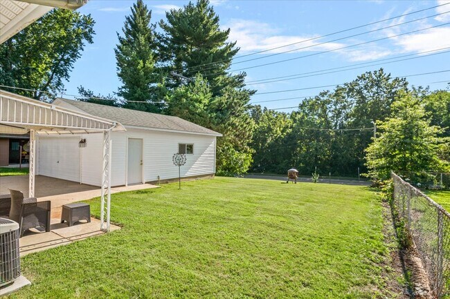 Foto del edificio - 1326 Johnson Ln