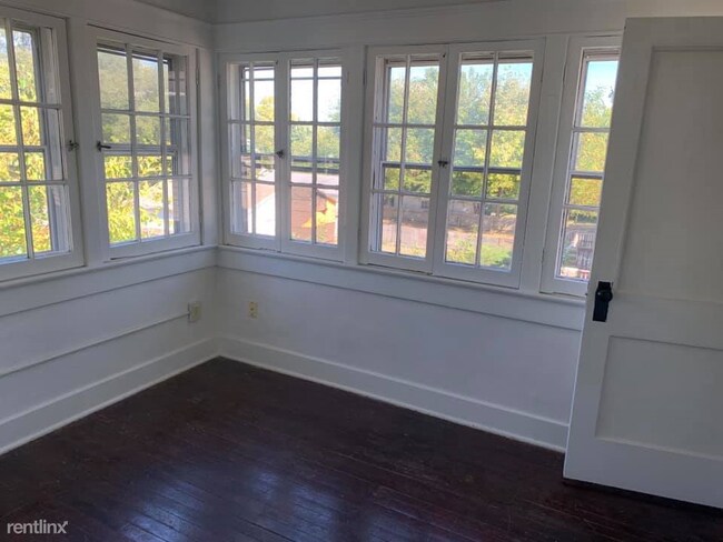 Foto del edificio - 31 Pointview Ave