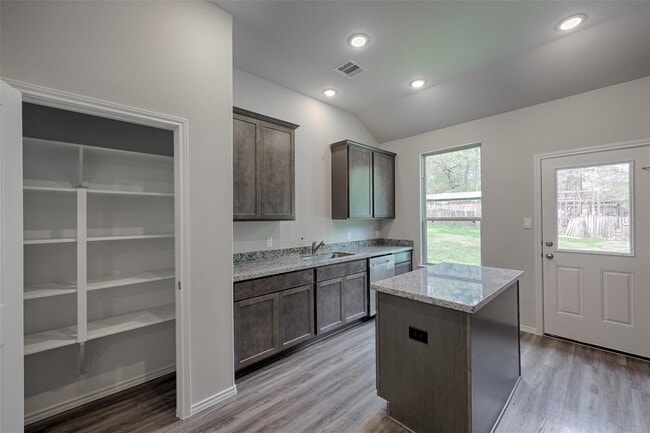 Building Photo - 16494 Piper Ln