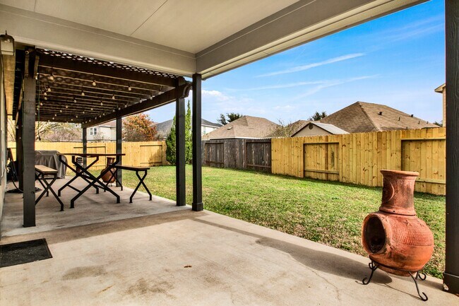 Foto del edificio - 15314 Hazen Point Dr