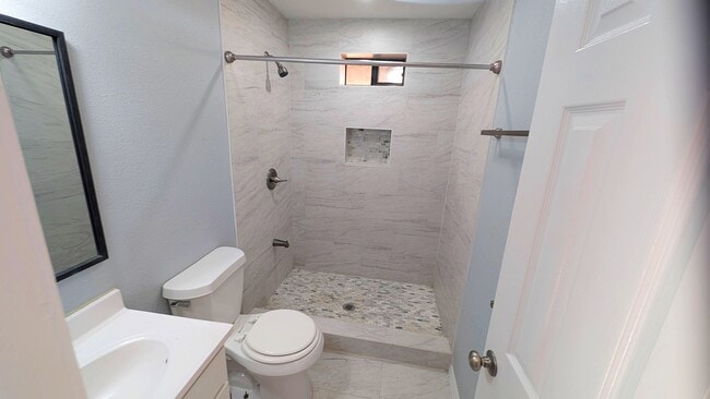 Foto del edificio - 1801 Cortez St