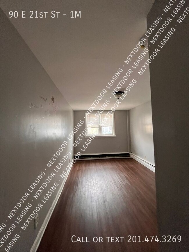 Building Photo - 90 E 21st St