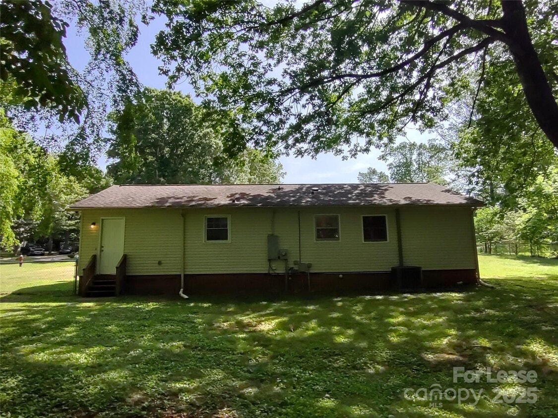 Foto principal - 710 Sharon Dr