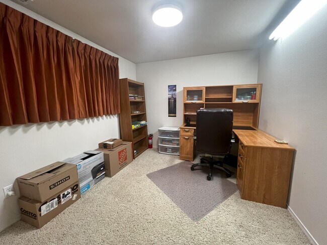 Building Photo - Well-Equipped 4 Bed 2.5 Bath Bellevue Home...