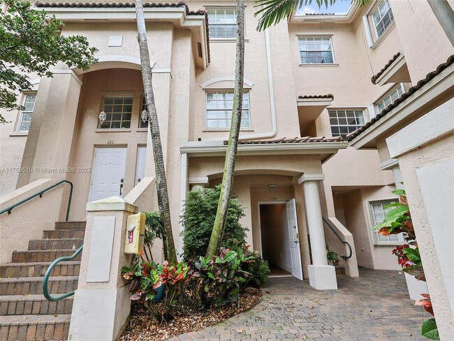 Foto del edificio - 5650 NW 115th Ct