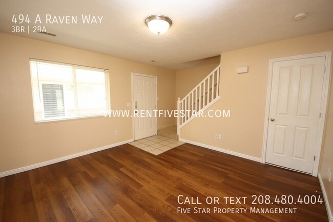 Foto del edificio - 494 Raven Way