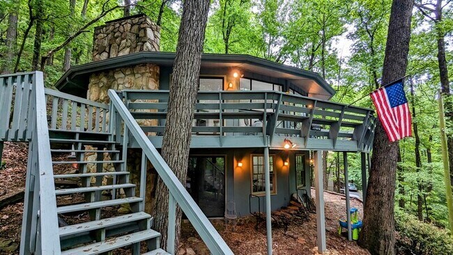 Foto del edificio - 828 Little Pine Mountain Rd