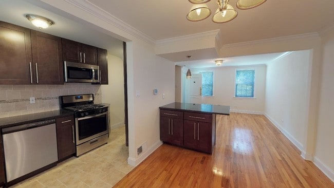 Building Photo - Commonwealth Townhomes