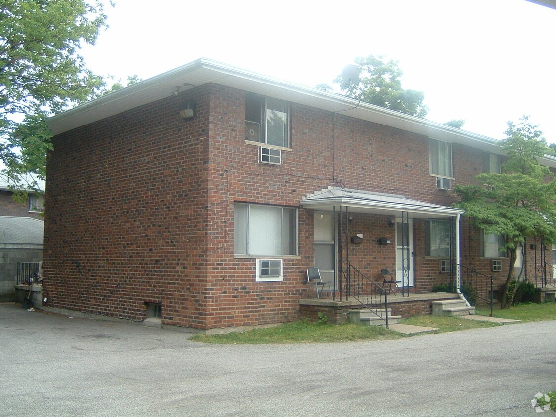 Building Photo - 1737-1767 Cromwell
