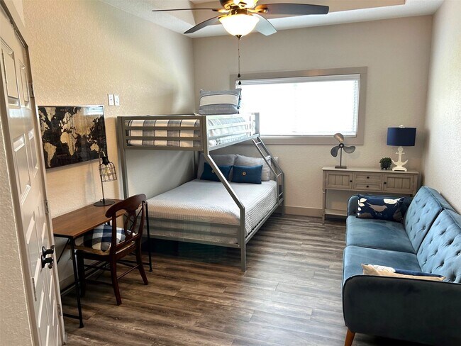 Foto del edificio - 25024 Sausalito Dr