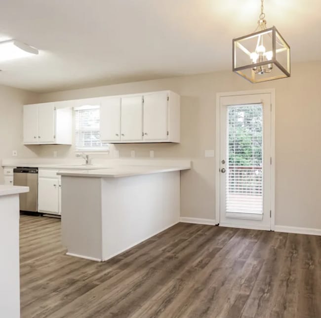 Building Photo - 2923 Weybridge Dr