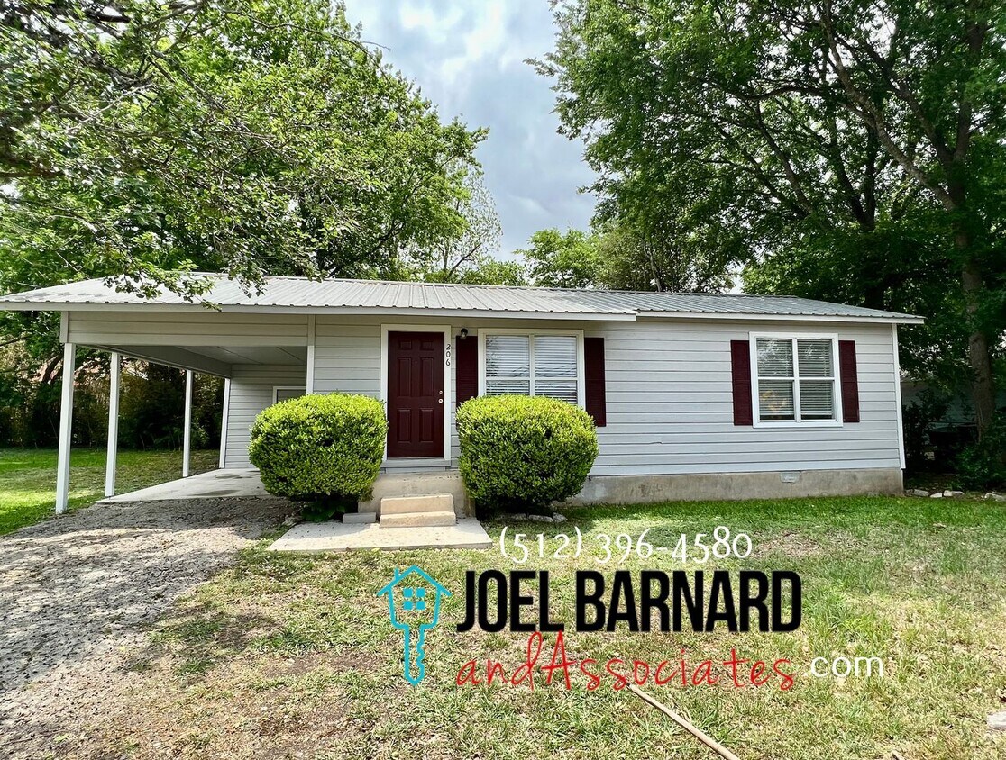 Primary Photo - Availably July 12: Charming 3 Bedroom 1 Ba...