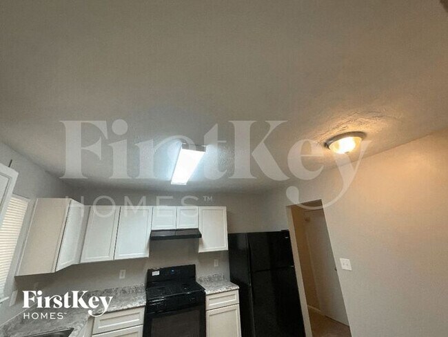 Foto del edificio - 3393 Hollow Tree Dr