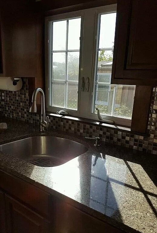 Foto del edificio - 10 Sidney Ave