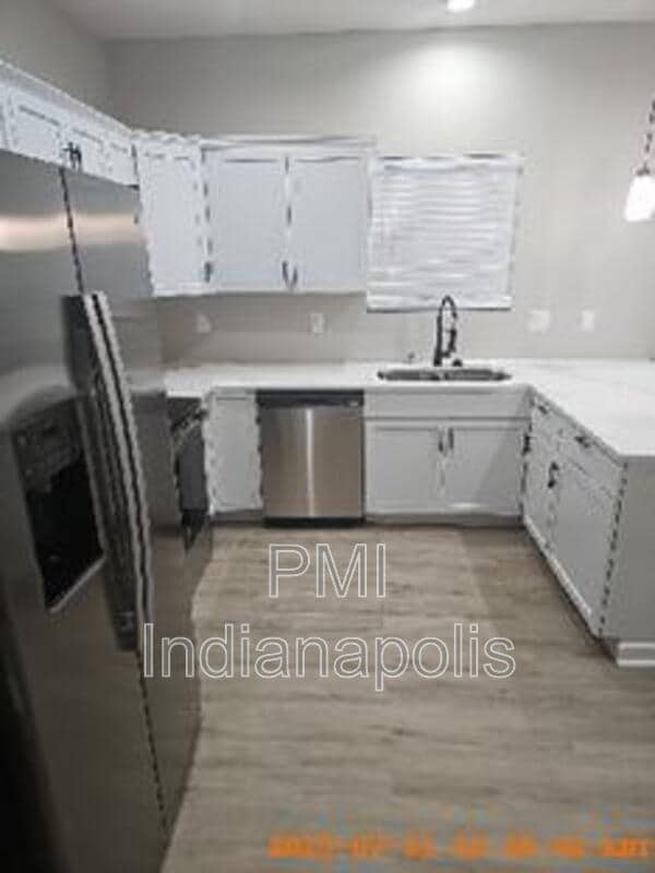 Building Photo - 640 N Parker Ave