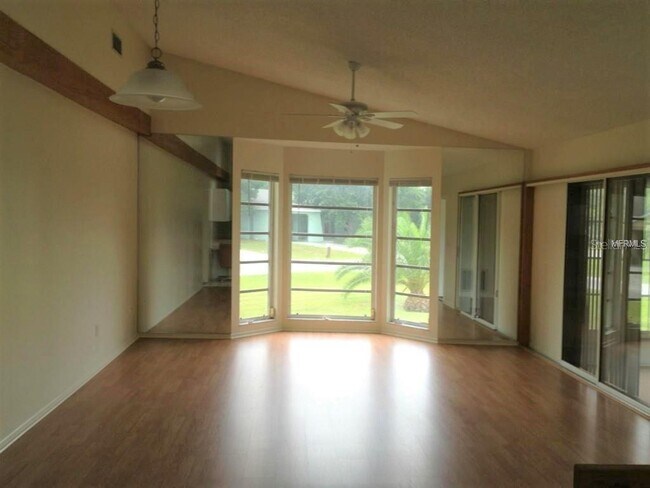 Foto del edificio - 4525 87th St Ct W