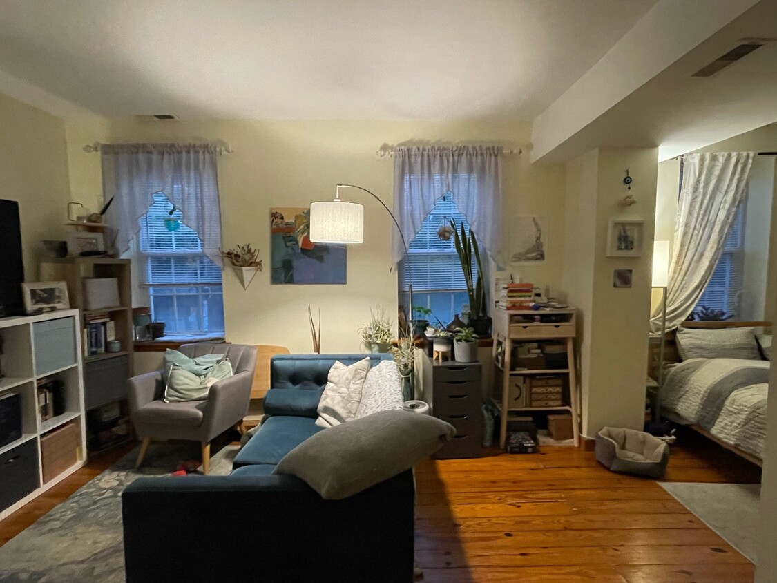 Primary Photo - 749 S 6th St