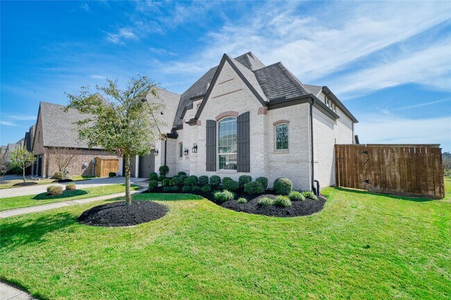 Foto del edificio - 23935 Birchwood Lake Ln