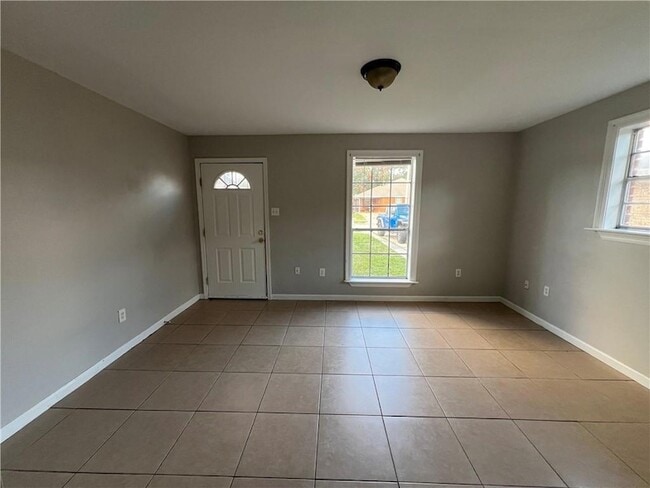 Building Photo - 8550 Valor Dr