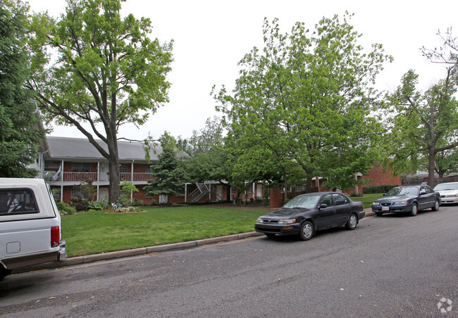 Foto del edificio - Brookwood Apartments