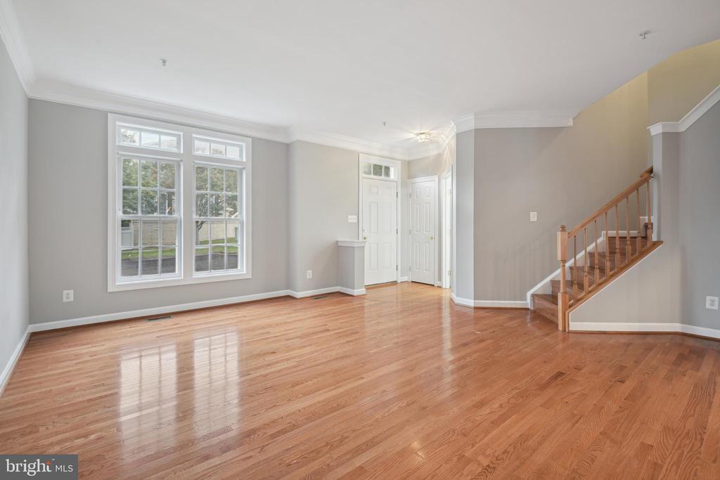 Primary Photo - 12421 Falconbridge Dr