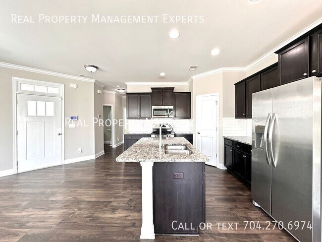 Foto del edificio - 4943 Harris Woods Blvd
