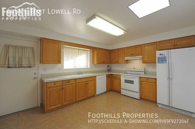 Building Photo - 2 BR 2 BA Townhome
