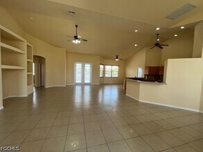 Building Photo - 2026 SW 40th Terrace