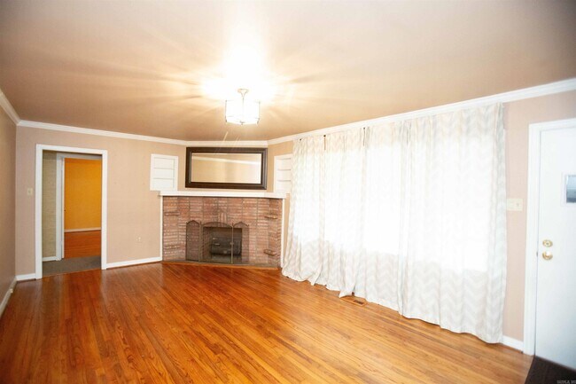 Foto del edificio - 8321 Westwood Ave