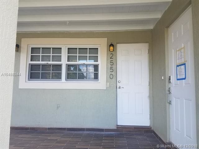 Foto del edificio - 2550 SW 2nd St