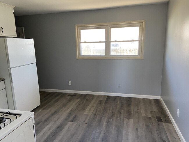 Building Photo - 310 S Dodson Dr