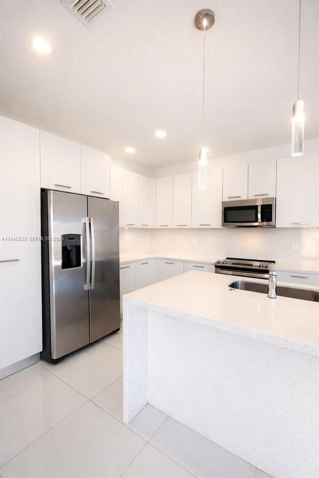 Foto del edificio - 15808 SW 136 Way