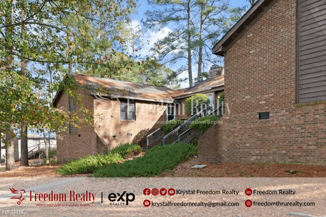 Foto del edificio - 2 br, 2 bath Triplex - 119 Homeplace Court
