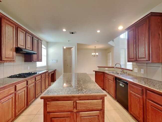 Foto del edificio - ENCHANTING 5 BEDROOM IN FRISCO!