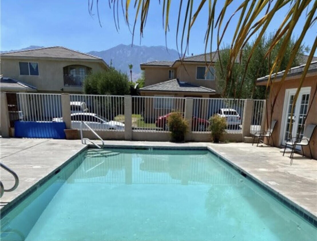 Foto principal - 33113 Campus Ln