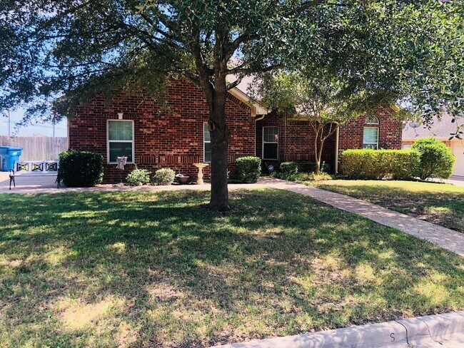 Building Photo - 217 Keswick Dr