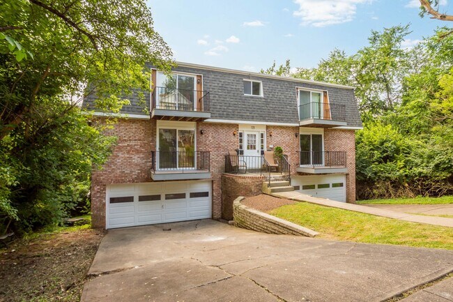 Foto del edificio - RENOVATED & READY FOR MOVE IN! 2-BEDROOM I...