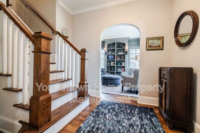 Foto del edificio - 1762 Inverness Ave NE