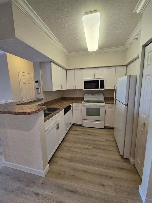 Foto del edificio - 11630 SW 2nd St
