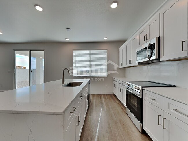 Foto del edificio - 9723 W Parkway Dr