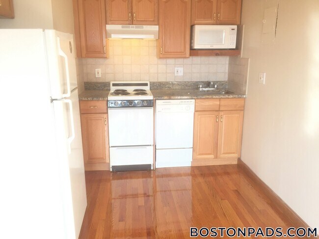 Building Photo - 1110 Commonwealth Ave