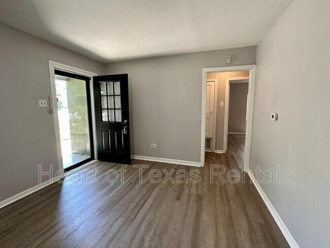 Foto del edificio - 1821 Live Oak Ave