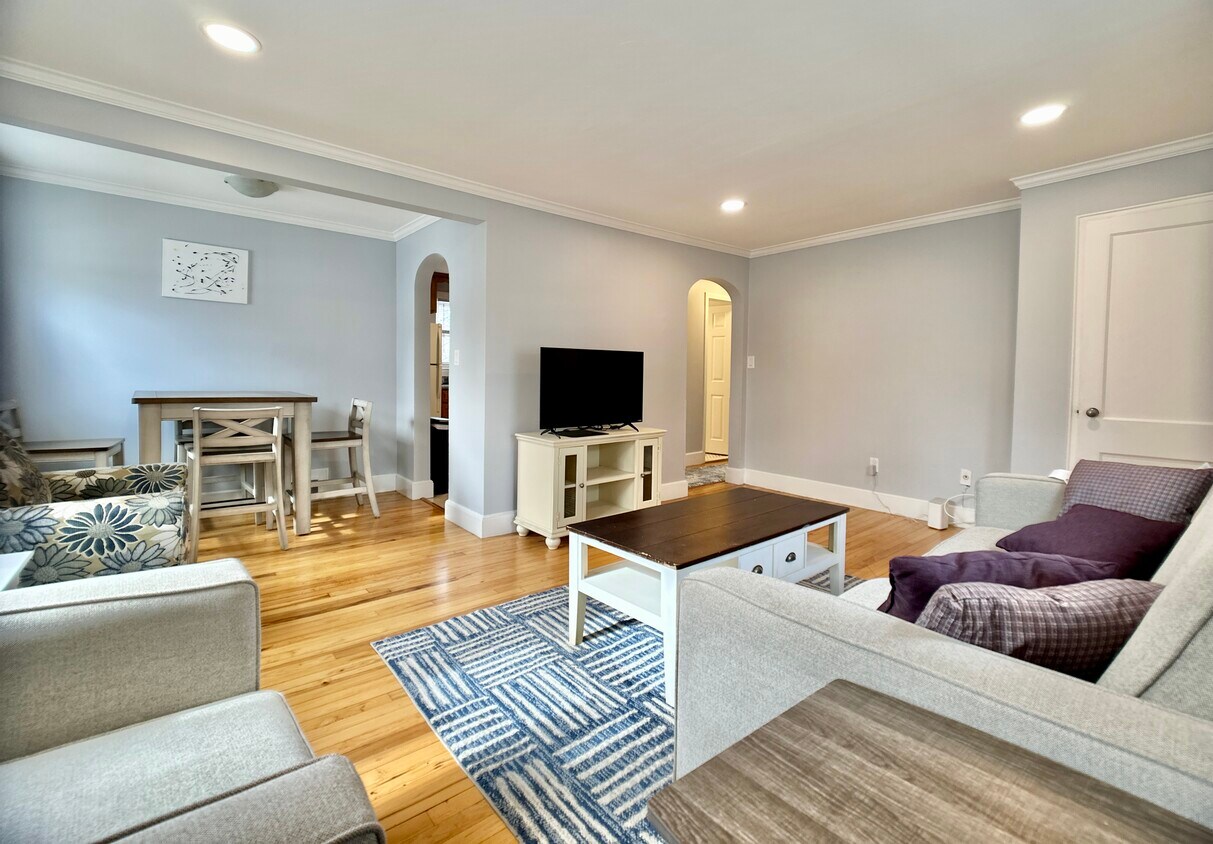 Primary Photo - 15 Paragon Rd