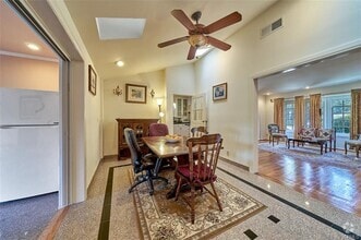 Building Photo - 433 S Bundy Dr
