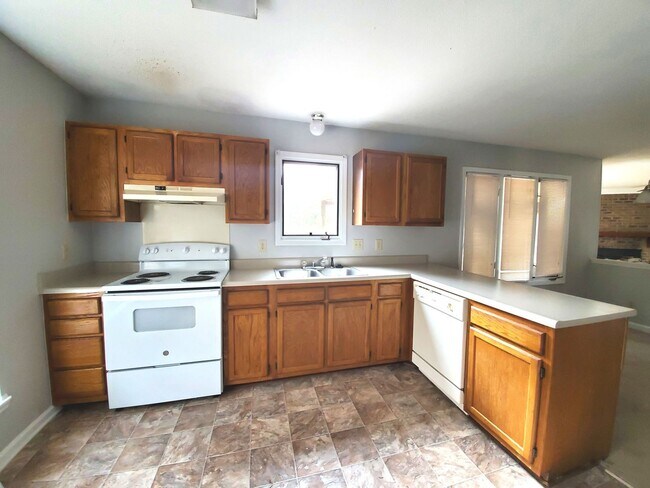 Building Photo - 7097 Tollhouse Dr